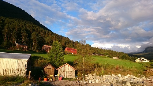 Todalsfjord Ferienhaushaelfte A Ansicht Vom Steg
