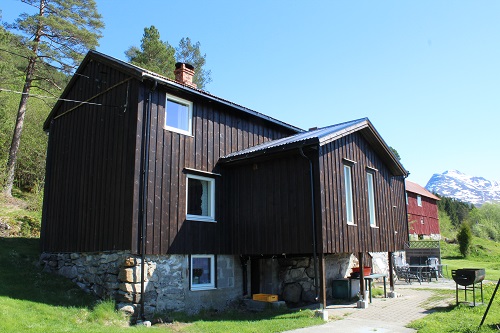 Todalsfjord Norwegen Ferienhaus B 01 Aussenansicht Vom Fjord.jpg