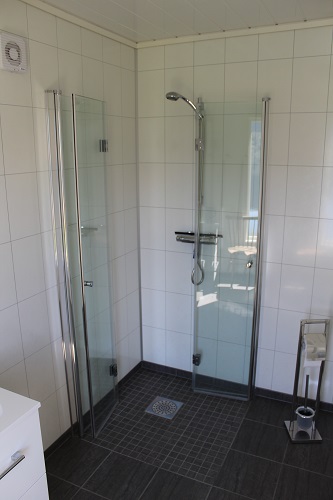 Todalsfjord Norwegen Ferienhaus B 06 Badezimmer B.jpg