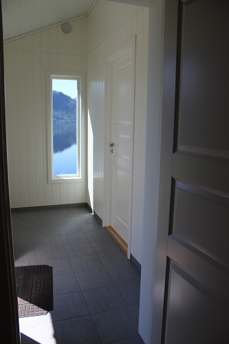 Todalsfjord Norwegen Ferienhaus B 07 Flur Eingang D.jpg
